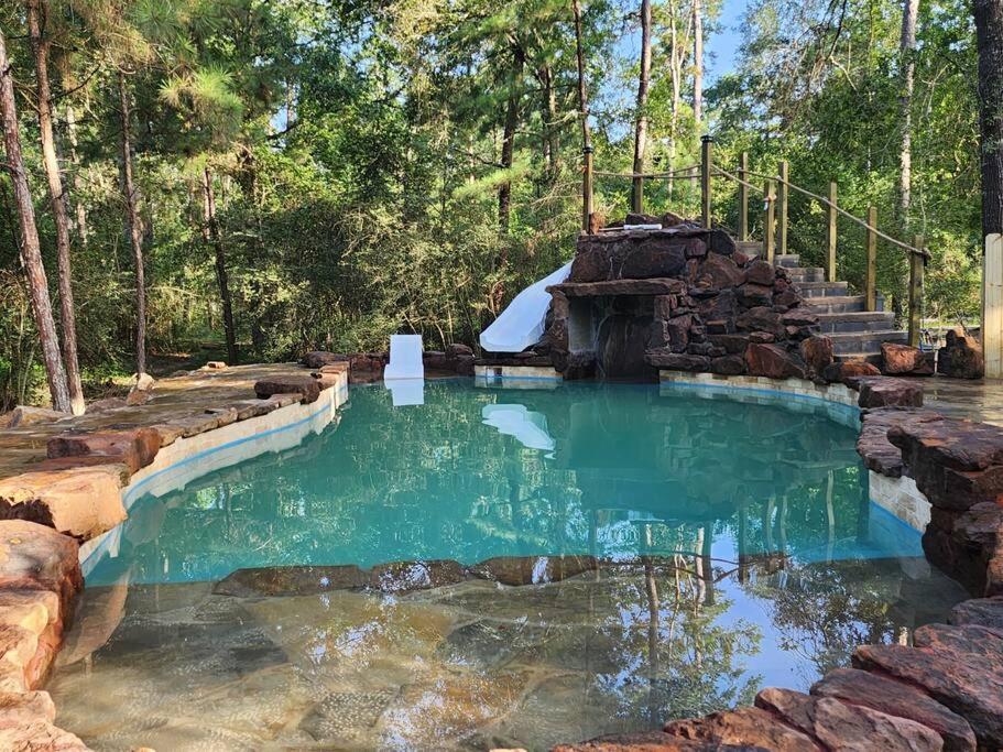 Waterfront Treehouse In A Magical Forest Waller Extérieur photo